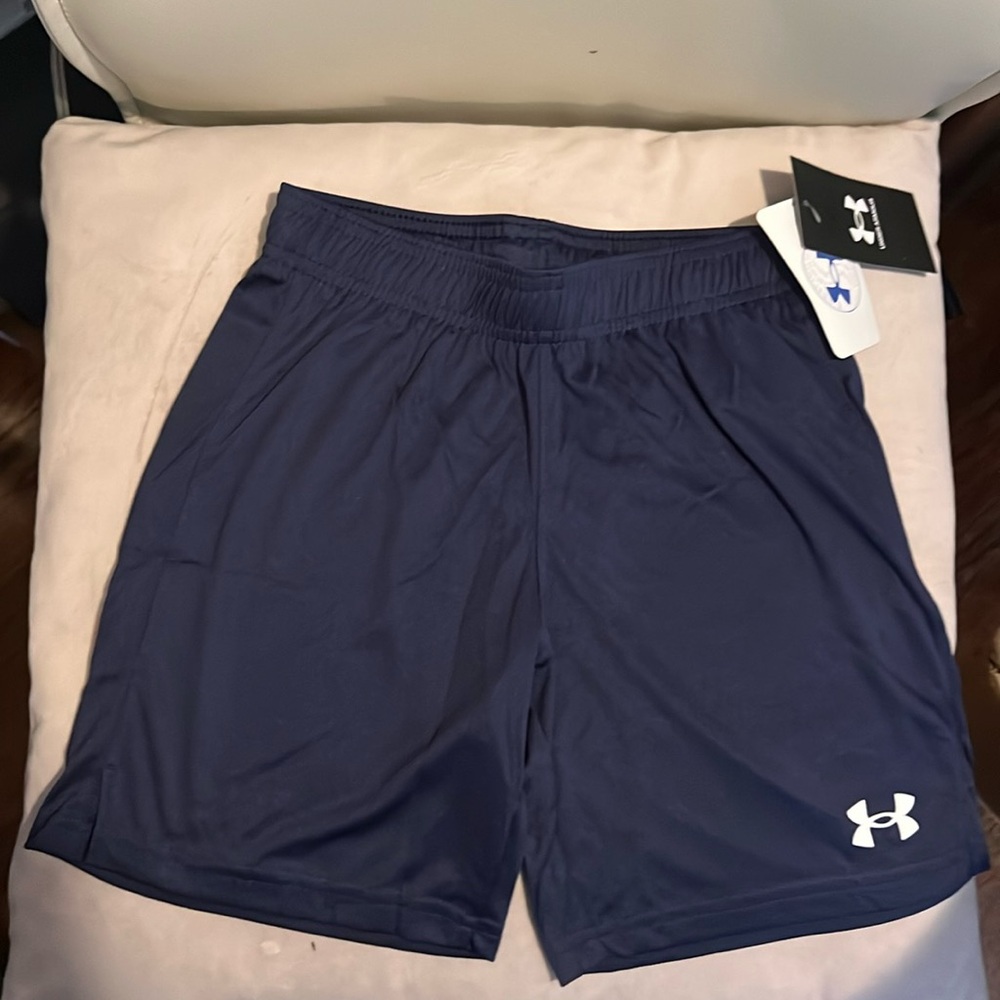 Under Armor Boys Navy Short Size Small